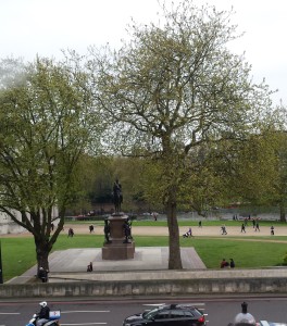 WellingtonEquestrianStatue2