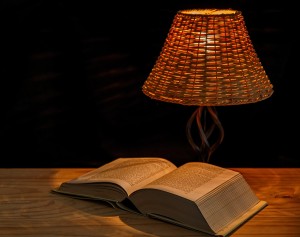 booklight-465350_1280