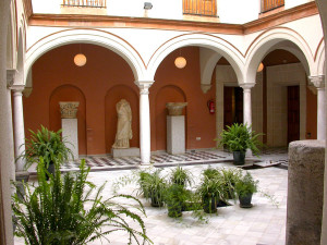 EDIFICIO_1_Patio_principal_2_01