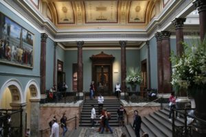 Staircase_hall_of_the_National_Gallery,_London